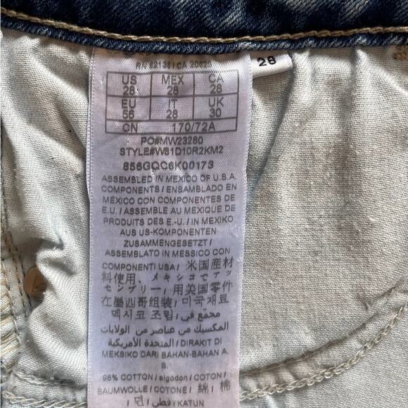 NWT Guess Distressed Cut Off Jean Shorts Size 28 - Picture 5 of 6